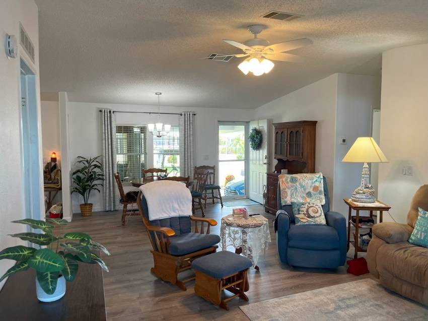 2408 Crooked Stick Drive a Winter Haven, FL Mobile or Manufactured Home for Sale